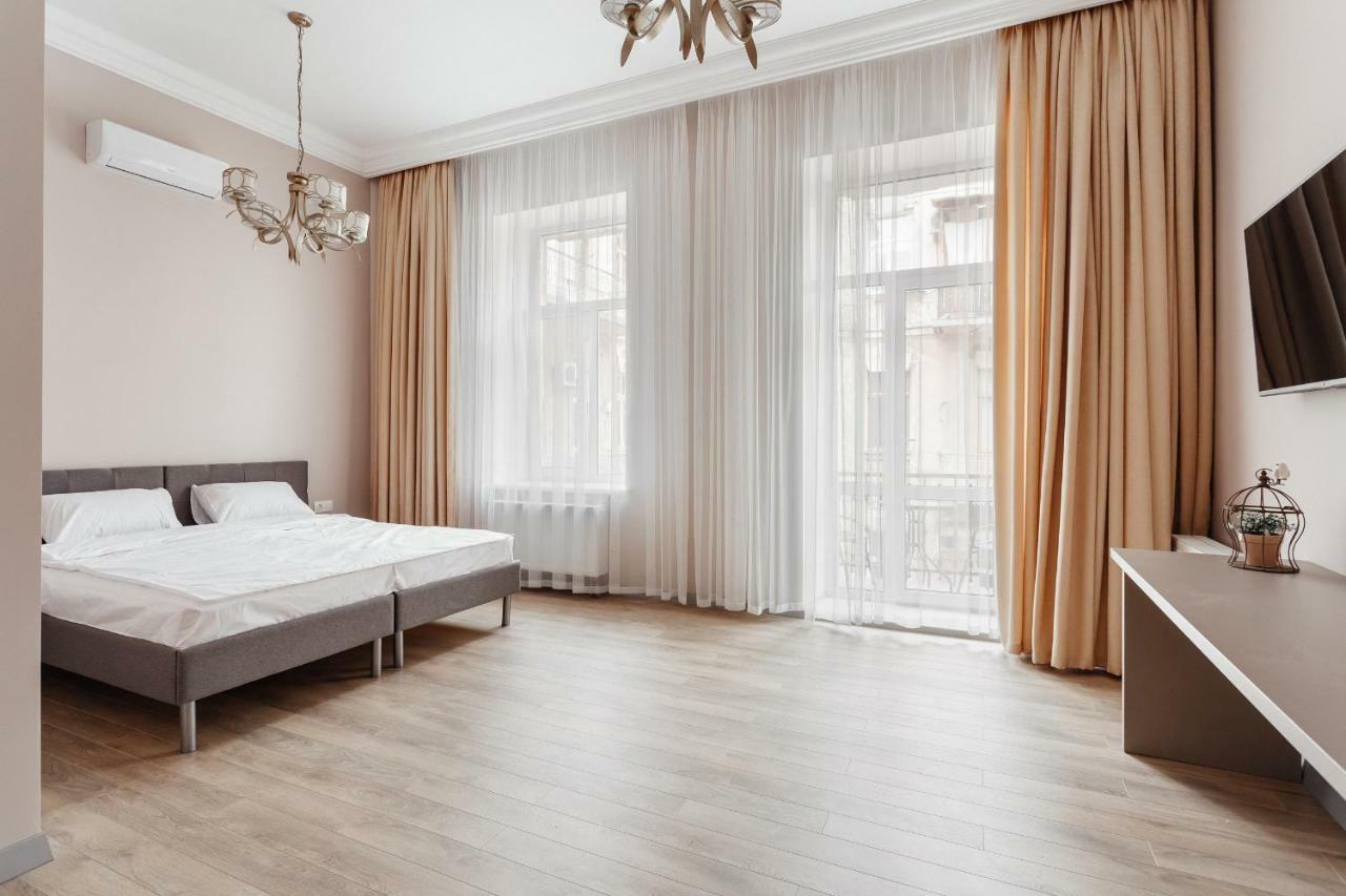 Central Barkar Apartments Odesa Exterior photo